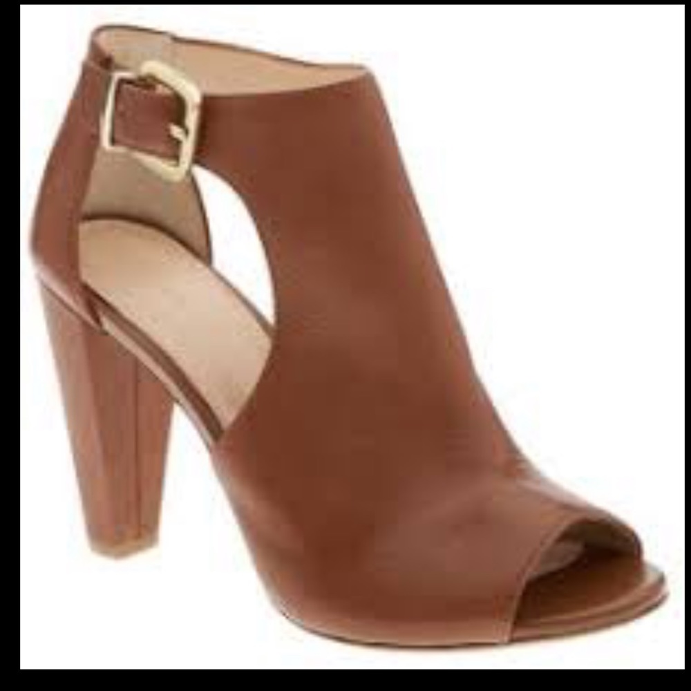 Banana republic Ivie brown sandal size 8.5